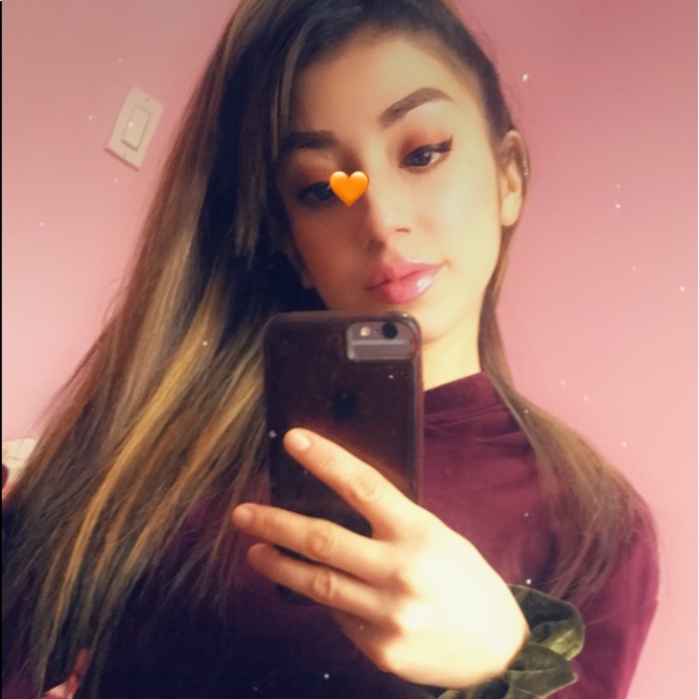 Meet your Posher, Cesia